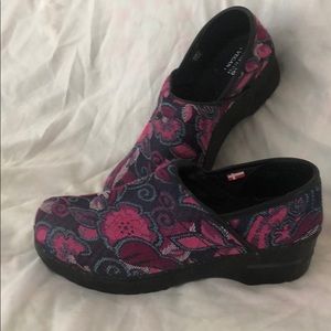 Sanita Vegan Clogs